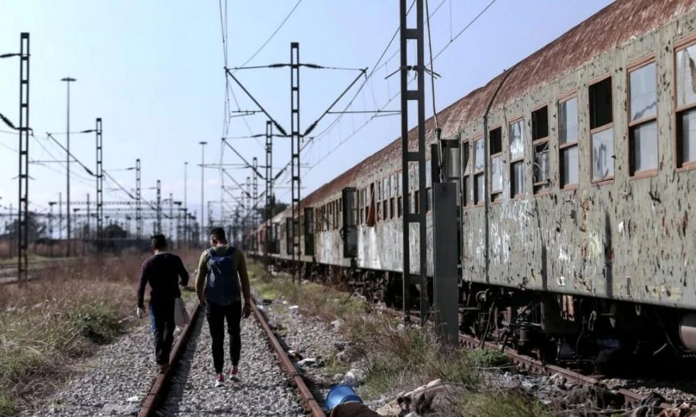 Συνελήφθησαν 4 άτομα που έκλεβαν σίδερα από σιδηρόδρομο στον Ασπρόπυργο– Συνεργός ένας εργαζόμενος